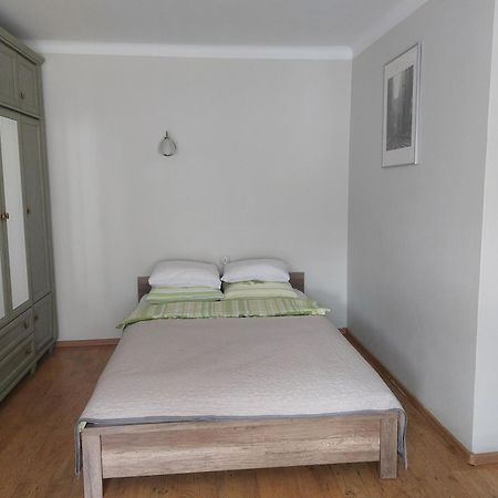 Przytulna I Przestrzenna Garsoniera- Centrum Tarnow Extérieur photo
