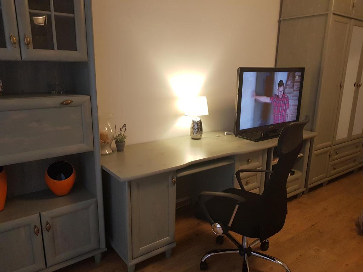 Przytulna I Przestrzenna Garsoniera- Centrum Tarnow Extérieur photo