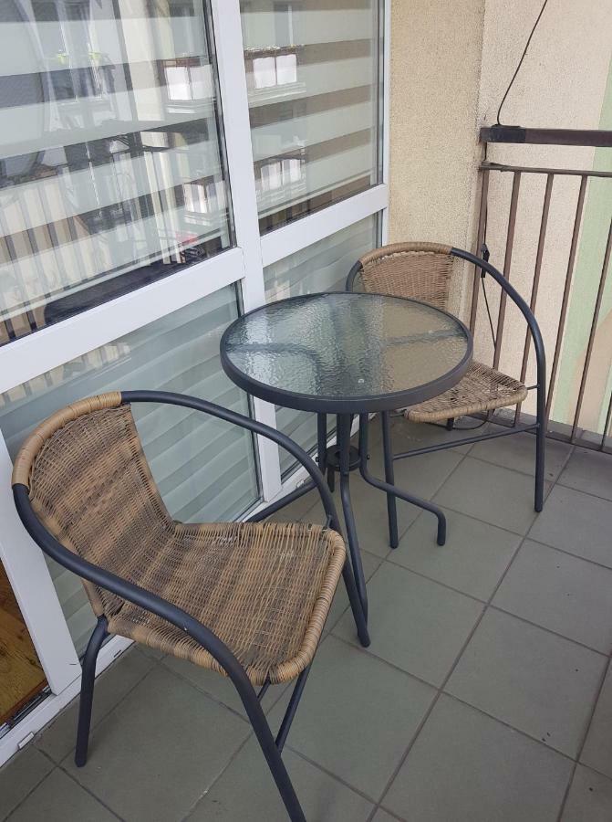 Przytulna I Przestrzenna Garsoniera- Centrum Tarnow Extérieur photo